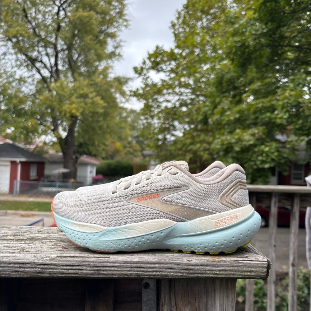 Brooks Glycerin 21 Shoes Womens 6.5 D 1204081D195 Beige Running Athletic Shoe